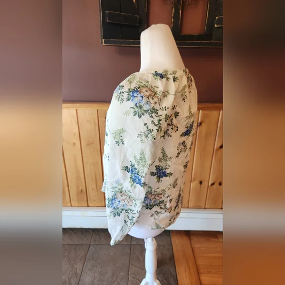 Ann Taylor Floral Button Up Blouse Garden Floral Size Small P - Picture 2 of 11